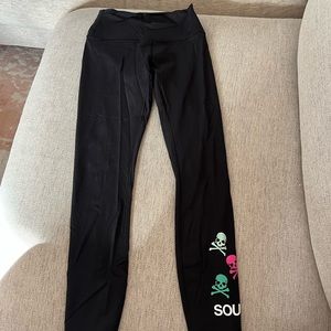 Lululemon Wunder under “25 black leggings